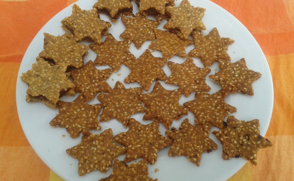 BISCUITS SESAMES PARFUMES AUX GINGEMBRE, CITRON CONFITS ET CANNELLE