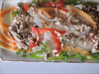 SALADE D’OIGNONS AU THON
